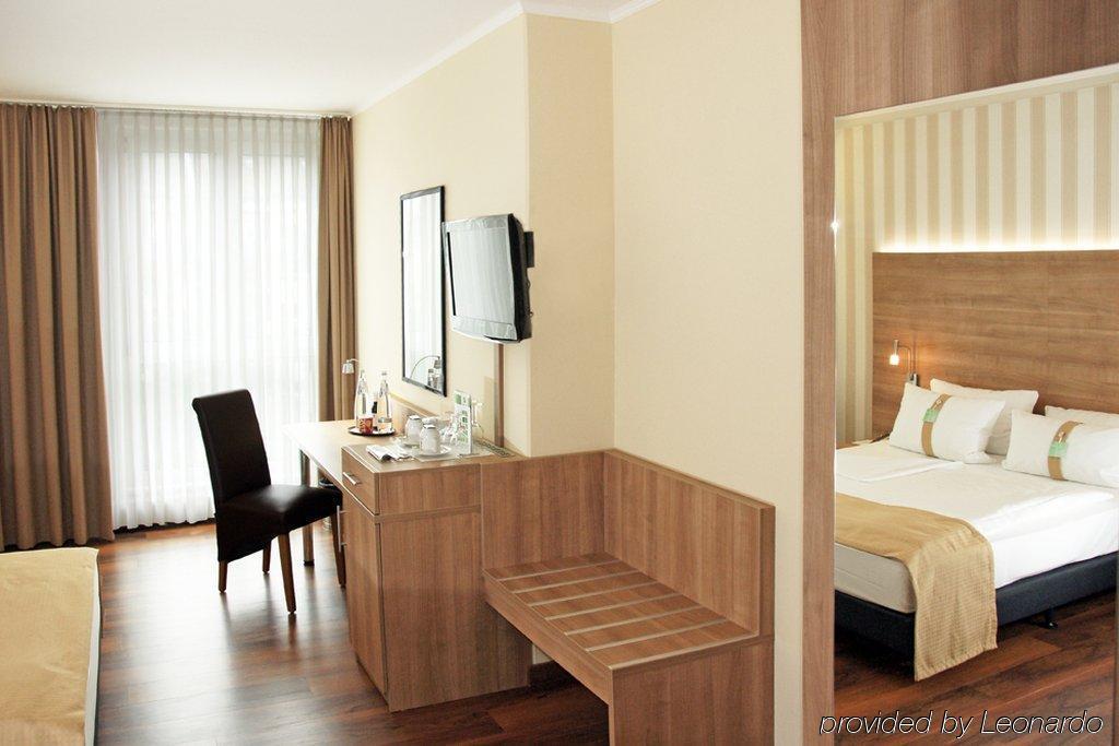 Courtyard By Marriott Hotel