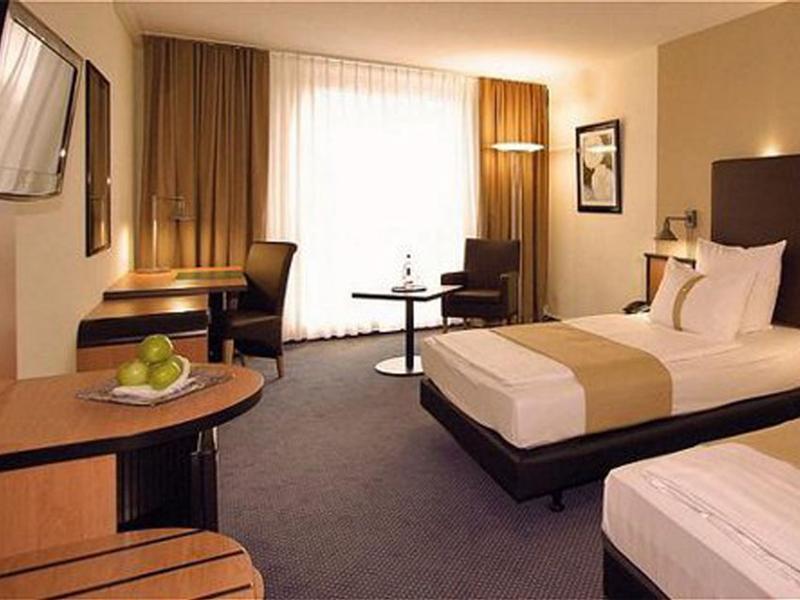 Courtyard By Marriott
