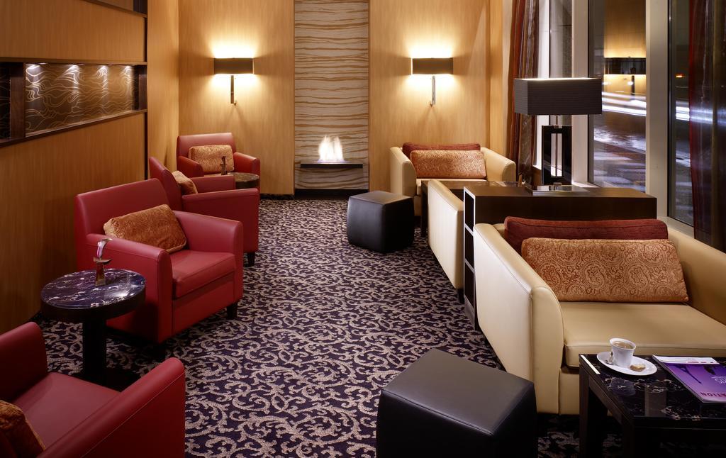 Courtyard By Marriott Hotel